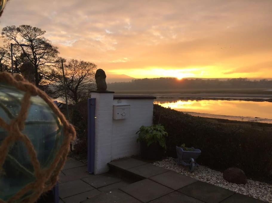 Shorepark - Waterfront Cottage With Stunning Views Dumfries Exterior foto