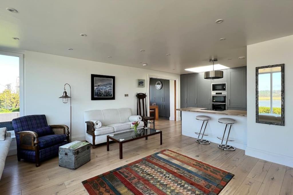 Shorepark - Waterfront Cottage With Stunning Views Dumfries Exterior foto